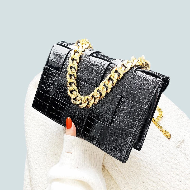 CHECKERED CHAIN (BLACK)