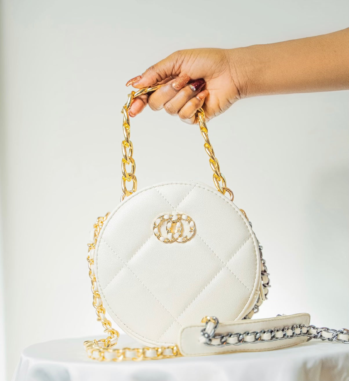 CARRIE A'ROUND (WHITE)