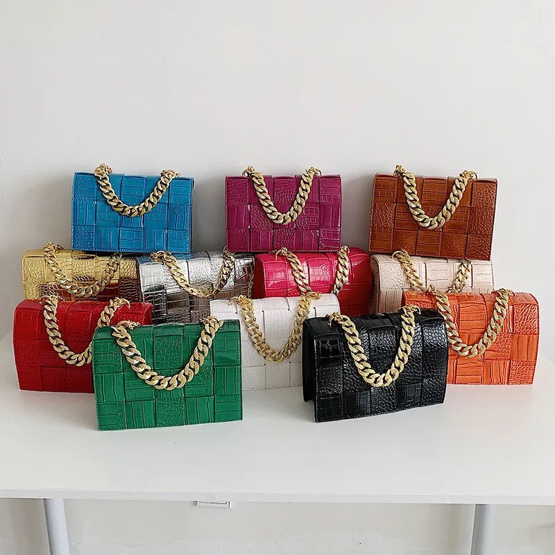 CHECKERED CHAIN (BLACK)